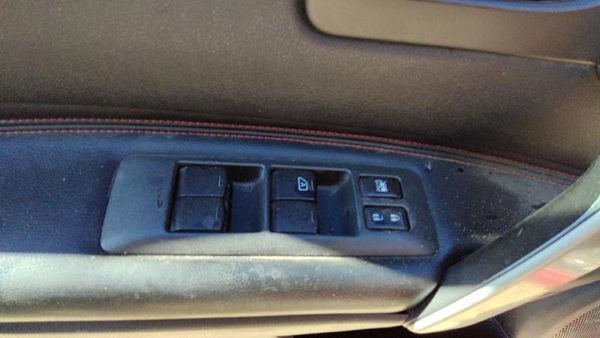 2008 Nissan Rogue Door Switch Front 25401JM00B — photo 3