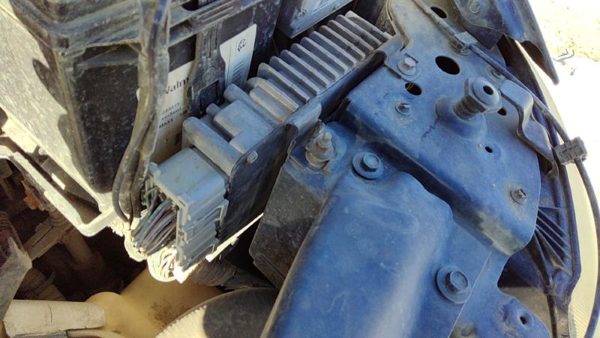 2001 Dodge Caravan Electronic Control Module Computer Ecm Ecu 3.8L 04727405Af — photo 3