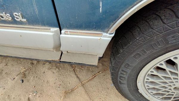 88-91 Olds Cutlass Calais Passenger Right Moulding From Fender Oem Trim Strip — photo 3