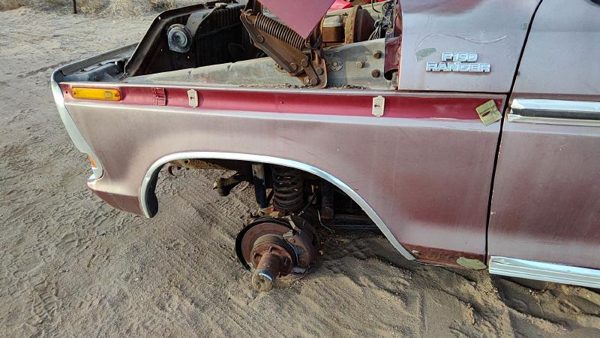 1975-1979 Ford F150 Driver Left Front Fender Oem Maroon D9tz16005a — photo 3