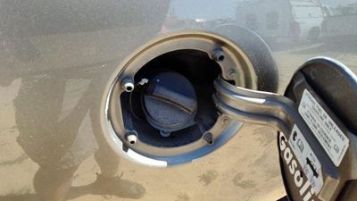 2004-2005 Ford Explorer Fuel Filler Neck Assembly With Gas Cap Oem 4L2z9034da