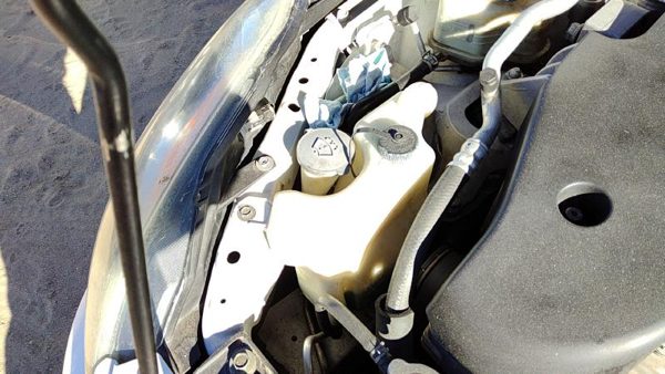 2007-2013 Nissan Altima Coolant Reservoir Radiator Overflow Tank Bottle Oem — photo 2