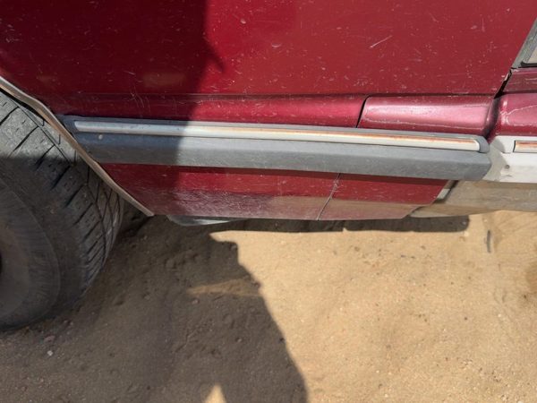 1986-1988 Olds 88 Passenger Right Moulding From Fender Oem Trim Strip — photo 3
