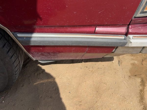1986-1988 Olds 88 Passenger Right Moulding From Fender Oem Trim Strip — photo 2