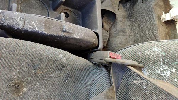 92-98 Isuzu Npr Driver Left Front Seat Belt Buckle Receiver Oem Gray — photo 5