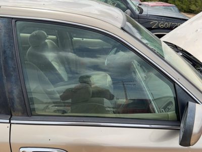 1992-2002 Mercury Grand Marquis Passenger Right Front Side Window Door Glass Oem