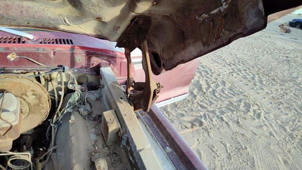 1975-1979 Ford F150 Driver Left Hood Hinge Oem Maroon D3tz16796a — photo 1