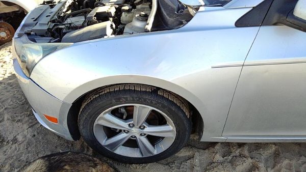 2011-2016 Chevy Cruze Driver Left Front Fender Oem Silver Gan 95092194 — photo 1