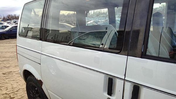 1993 GMC Safari Rear Door RH White — photo 4