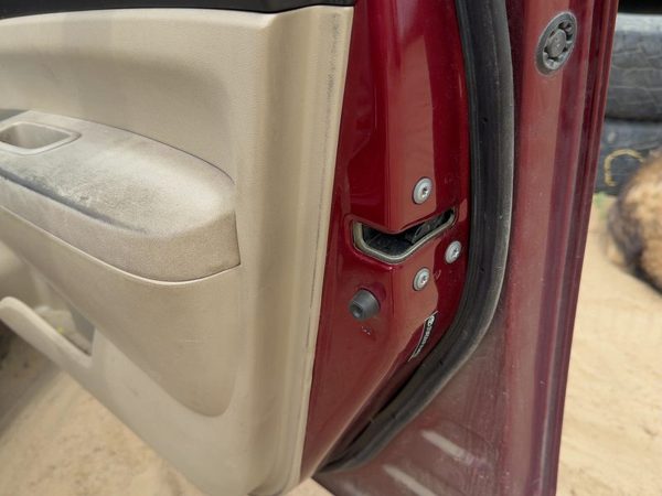 2004-2012 Toyota Prius Passenger Right Front Door Latch With Rods/Cables Oem — photo 3