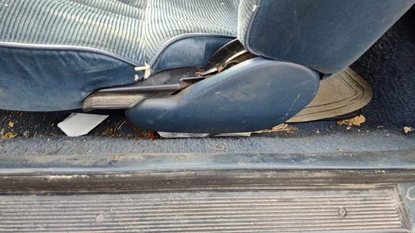 88-91 Olds Cutlass Calais Driver Left Side Seat Trim Panel Oem Blue — photo 2