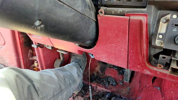1989-1990 Ford Bronco 2 Lower Dash Under Column Knee Bolster Trim Panel Oem Red — photo 2