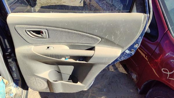 06-07 Hyundai Tucson Passenger Right Front Door Trim Panel With Switches U7 Gray — photo 1