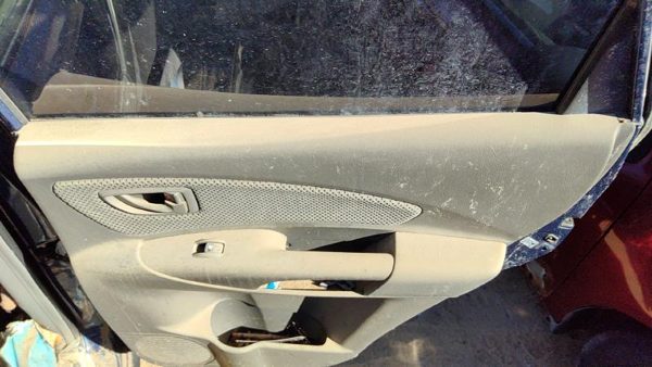 06-07 Hyundai Tucson Passenger Right Front Door Trim Panel With Switches U7 Gray — photo 2