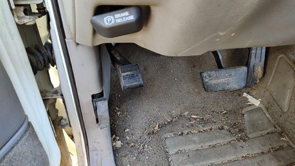 95 Chevy Silverado 1500 Parking Brake Pedal Assembly Oem Complete Emergency Unit — photo 2