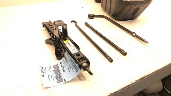 2013 Dodge Journey Spare Jack Assembly With Tools Oem Mount Tray Factory Foam — photo 2