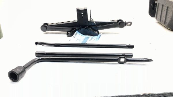 2013 Dodge Journey Spare Jack Assembly With Tools Oem Mount Tray Factory Foam — photo 4