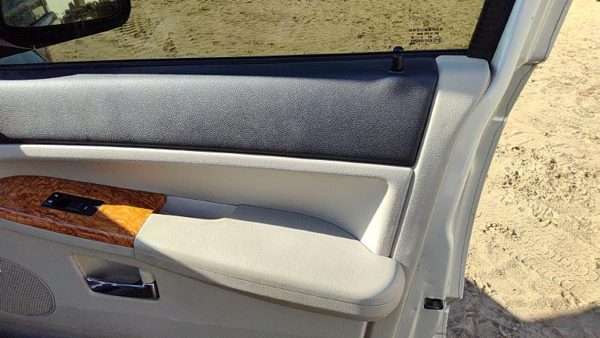08-09 Grand Cherokee Passenger Right Front Door Trim Panel With Switches Gray D1 — photo 2