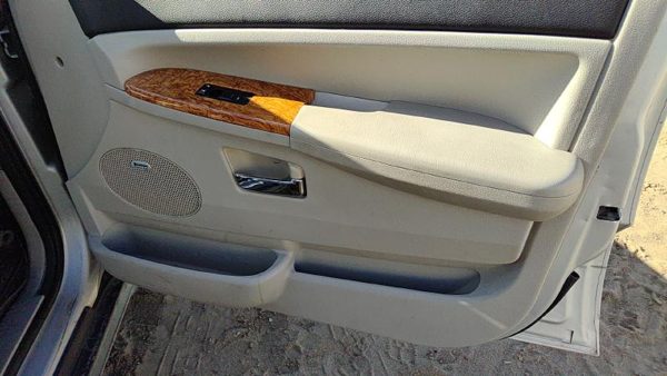 08-09 Grand Cherokee Passenger Right Front Door Trim Panel With Switches Gray D1 — photo 7