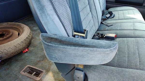 1991-95 GMC Safari Passenger Right Rear Arm Rest Side Back Seat OEM RH 15649704 — photo 1