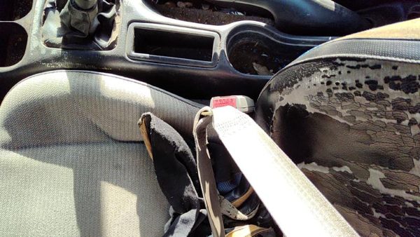 1996-1999 Saturn Sl1 Driver Left Front Seat Belt Buckle Receiver Oem Gray — photo 4