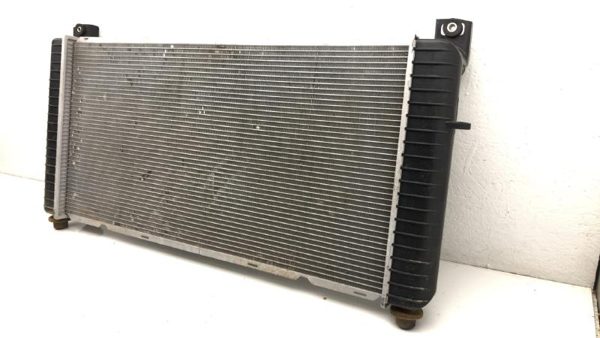 2006 Gmc Yukon Xl 1500 Radiator 5.3L AT 4x4 Used Aftermarket — photo 7