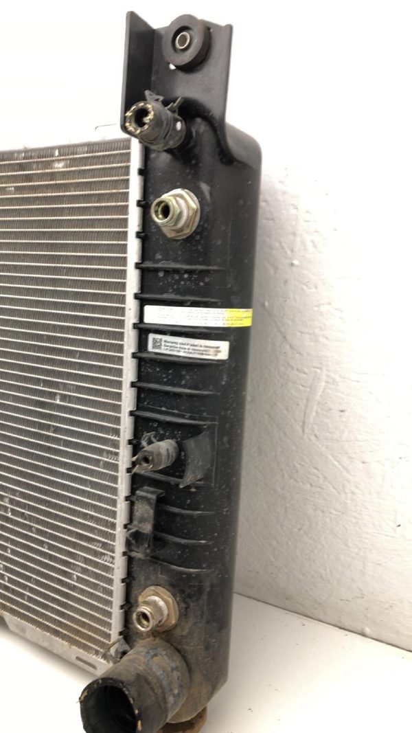 2006 Gmc Yukon Xl 1500 Radiator 5.3L AT 4x4 Used Aftermarket — photo 4