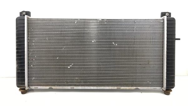 2006 Gmc Yukon Xl 1500 Radiator 5.3L AT 4x4 Used Aftermarket — photo 5