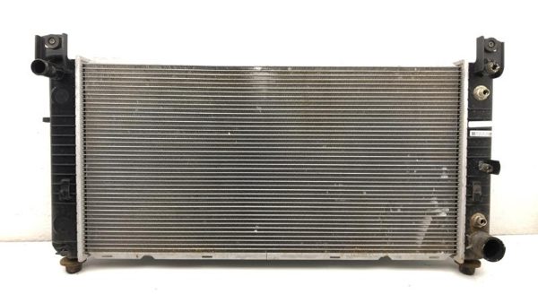 2006 Gmc Yukon Xl 1500 Radiator 5.3L AT 4x4 Used Aftermarket — photo 1