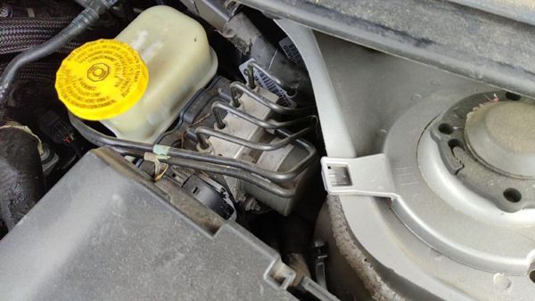2015 Chrysler 200 Complete Anti Lock Brake Pump Unit Oem Abs Module Assembly — photo 2