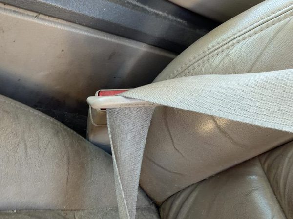 2001 Lincoln LS Driver Left Front Seat Belt Buckle Receiver OEM Tan 4H — photo 5