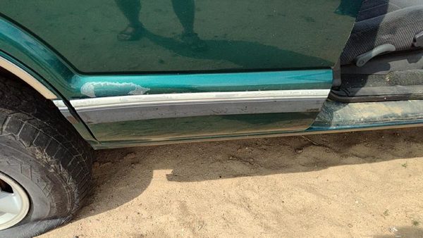 1995-1997 S10 Blazer Passenger Right Rear Moulding From Door Oem Back Trim Strip — photo 1