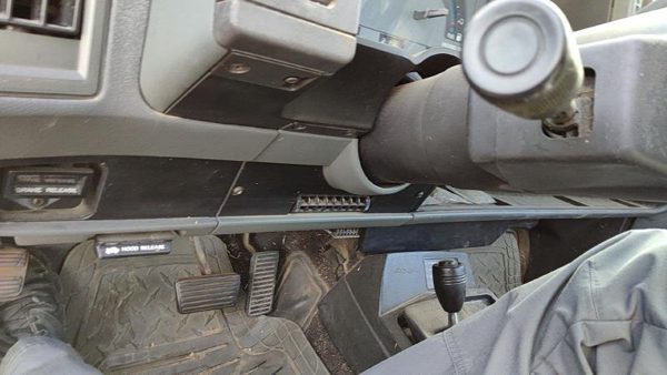 86-93 Chevy S10 Pickup Lower Dash Under Column Knee Bolster Trim Panel Dark Gray — photo 6