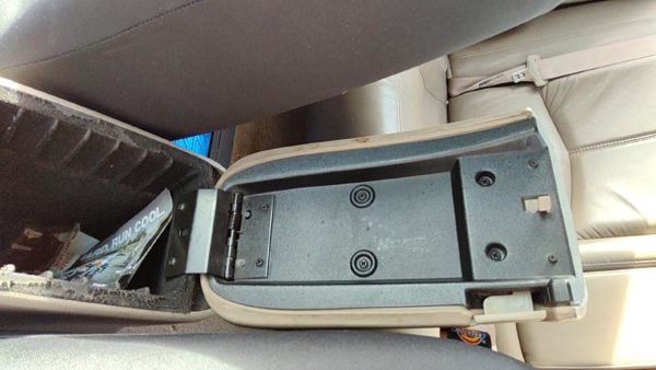2000-2004 Buick Regal Center Console Lid Only Oem Arm Rest Fold Down Taupe 523 — photo 3