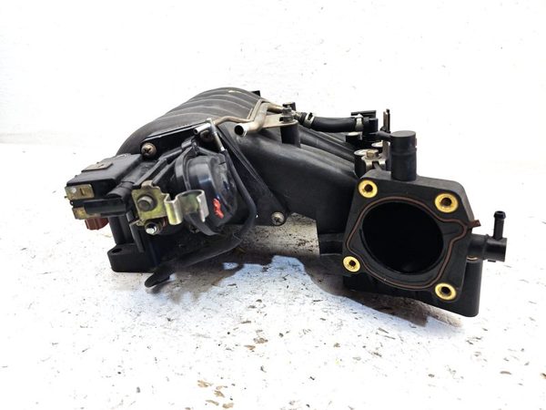 2001 Nissan Maxima Intake Manifold — photo 7