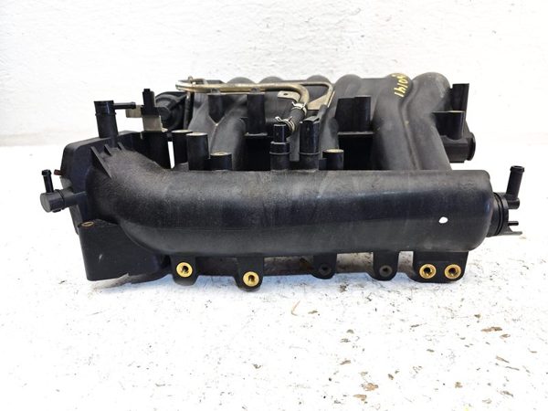 2001 Nissan Maxima Intake Manifold — photo 8
