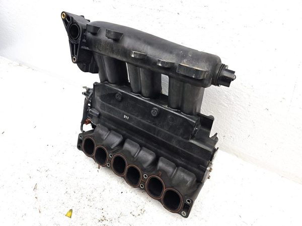 2001 Nissan Maxima Intake Manifold — photo 13