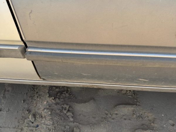 86-91 Olds 88 Passenger Right Front Moulding From Door Oem Trim Strip — photo 2