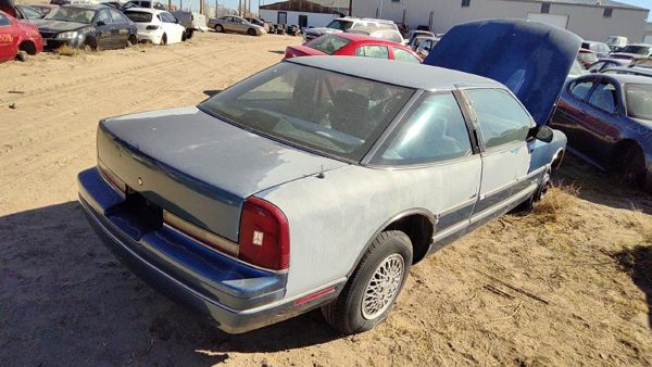 1989 Oldsmobile Cutlass Supreme — vehicle photo 3