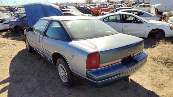 1989 Oldsmobile Cutlass Supreme — vehicle photo 4