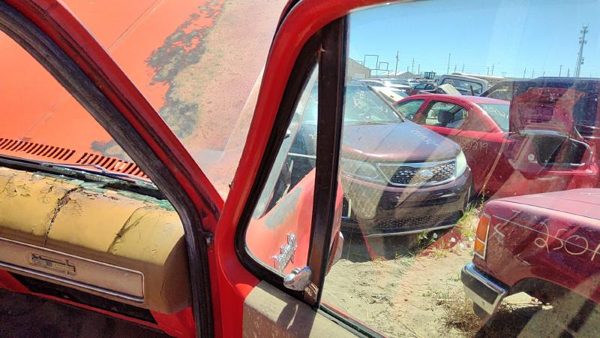 73-87 Silverado K10 Passenger Right Front Vent Window Door Glass With Frame — photo 3