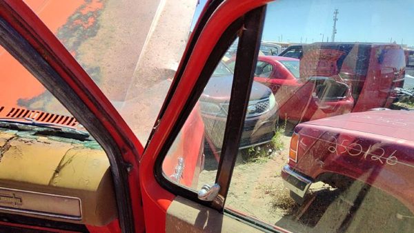 73-87 Silverado K10 Passenger Right Front Vent Window Door Glass With Frame — photo 4