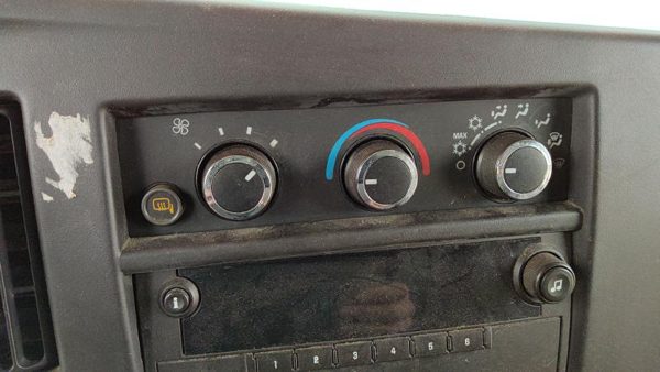 2008-14 Chevy Express Van Temperature Control Module In Dash Heater Ac Head Unit — photo 1