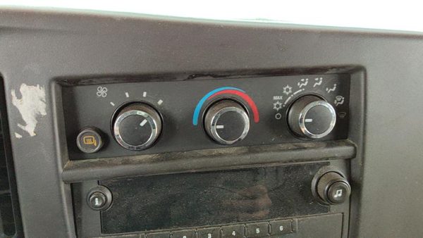2008-14 Chevy Express Van Temperature Control Module In Dash Heater Ac Head Unit — photo 2