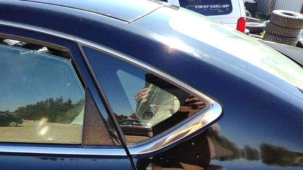 2013-2019 Nissan Sentra Driver Left Rear Quarter Glass Back Side Window Oem — photo 1