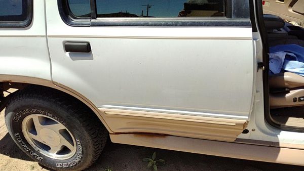 1993 Ford Explorer Rear Door RH White — photo 1