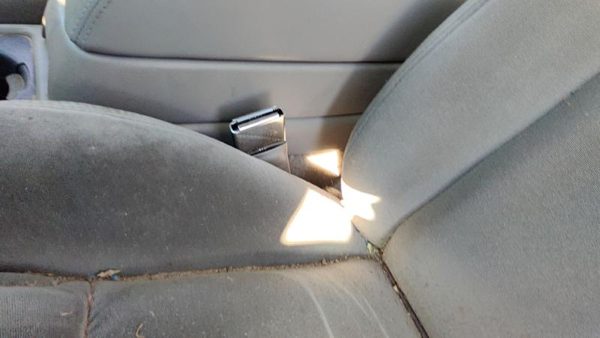 93-96 Olds 88 Driver Left Front Seat Belt Buckle Receiver Oem Gray — photo 2