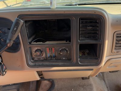 2003 Chevy Suburban Trim Bezel Around Radio Surround Dash Panel Oem Tan 52D