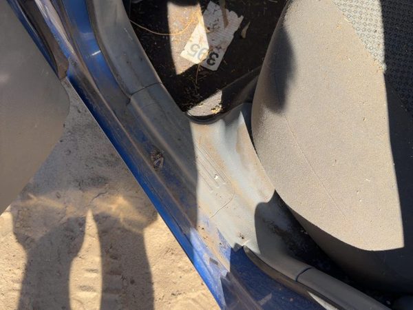 2004 Chevy Aveo Driver Left Rear Lower Sill Plate Step Trim Panel Oem Gray — photo 2