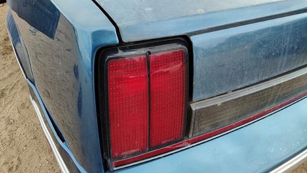 1989 Olds Calais Tail Light Assembly LH Cutlass Driver Left Brake Lamp OEM Rear — photo 1